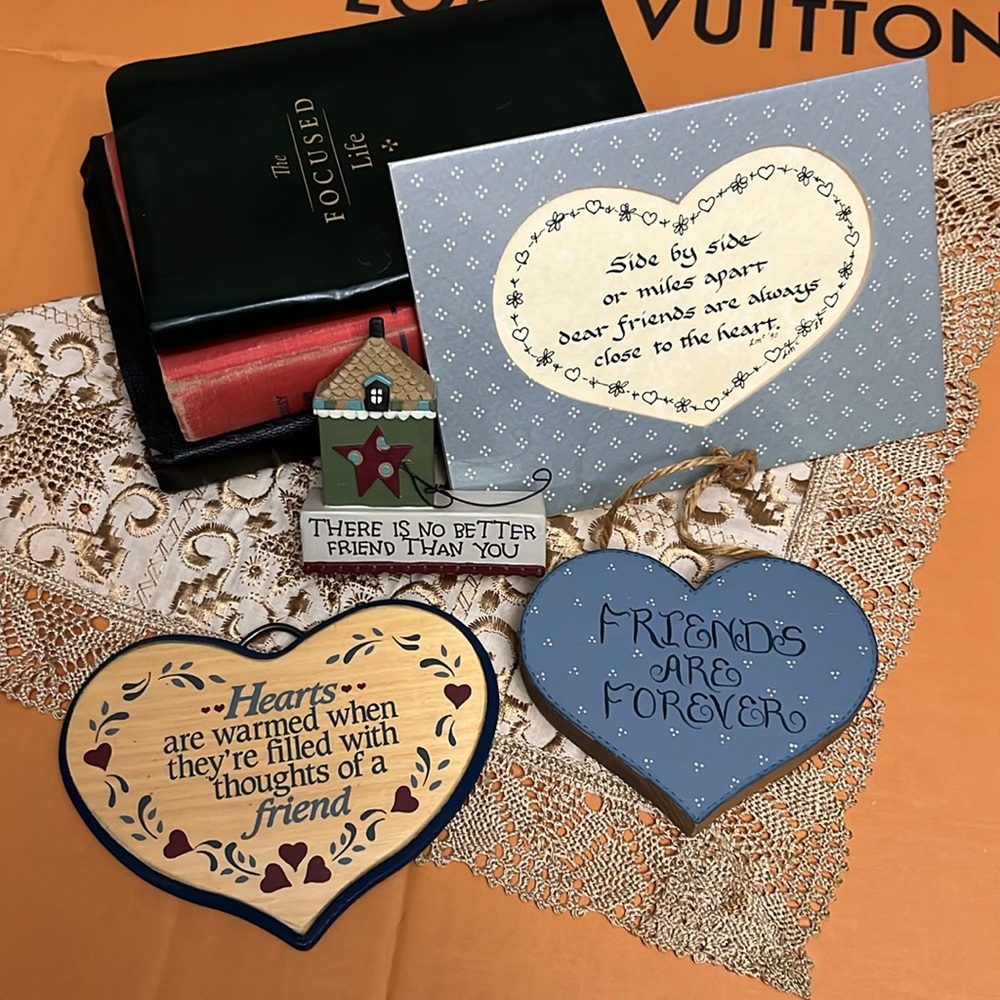 “Friends” Decor Bundle - Picture 9 of 9